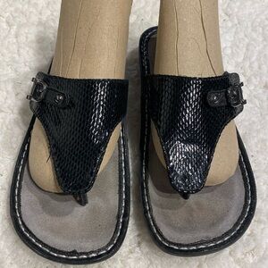 Womens Alegria black hook & loop slip on sandals size 10